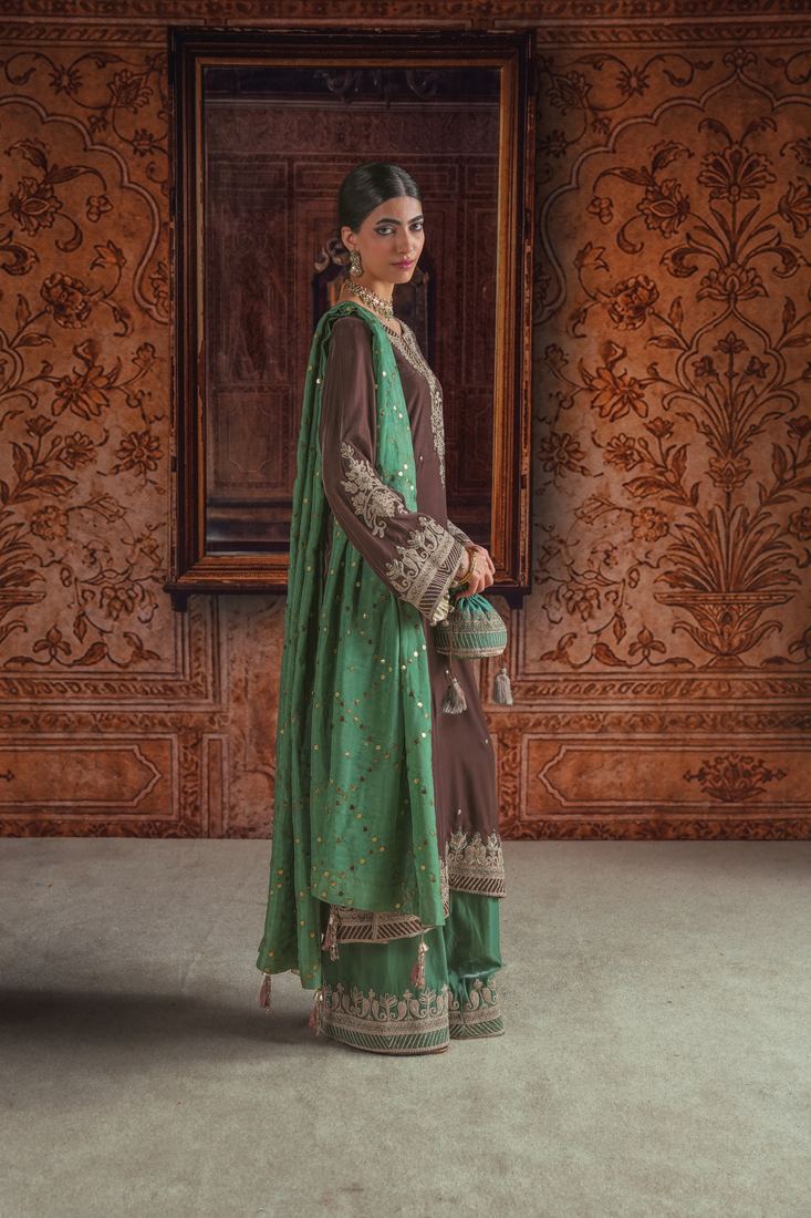 Amara & Sara campaign photograph, look 1