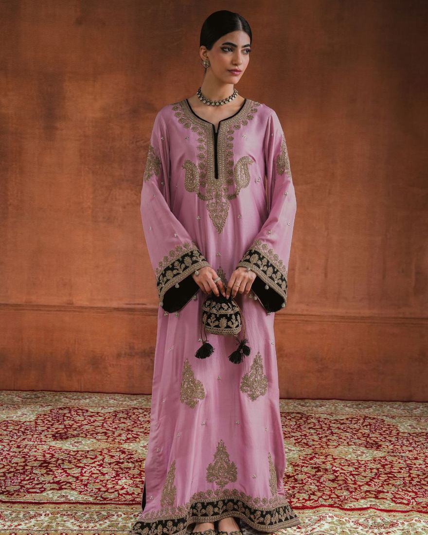 Amara & Sara campaign photograph, look 4