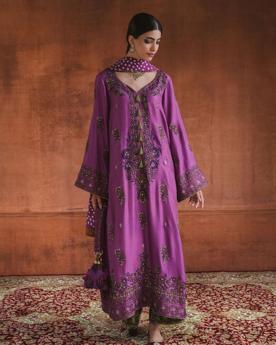 Amara & Sara campaign photograph, look 11